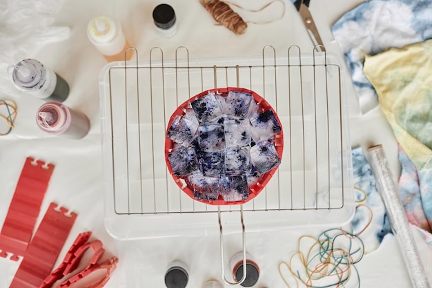 Рабочий стол с вышивкой